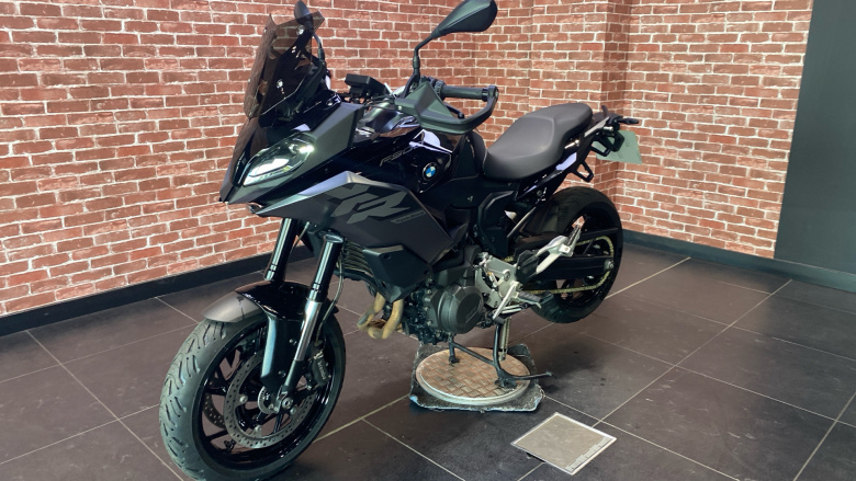 BMW F900 XR